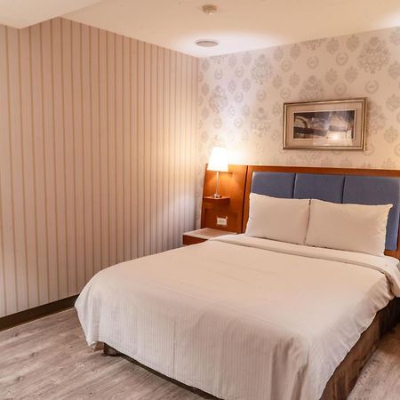 Elegance Hotel Тайбэй Экстерьер фото