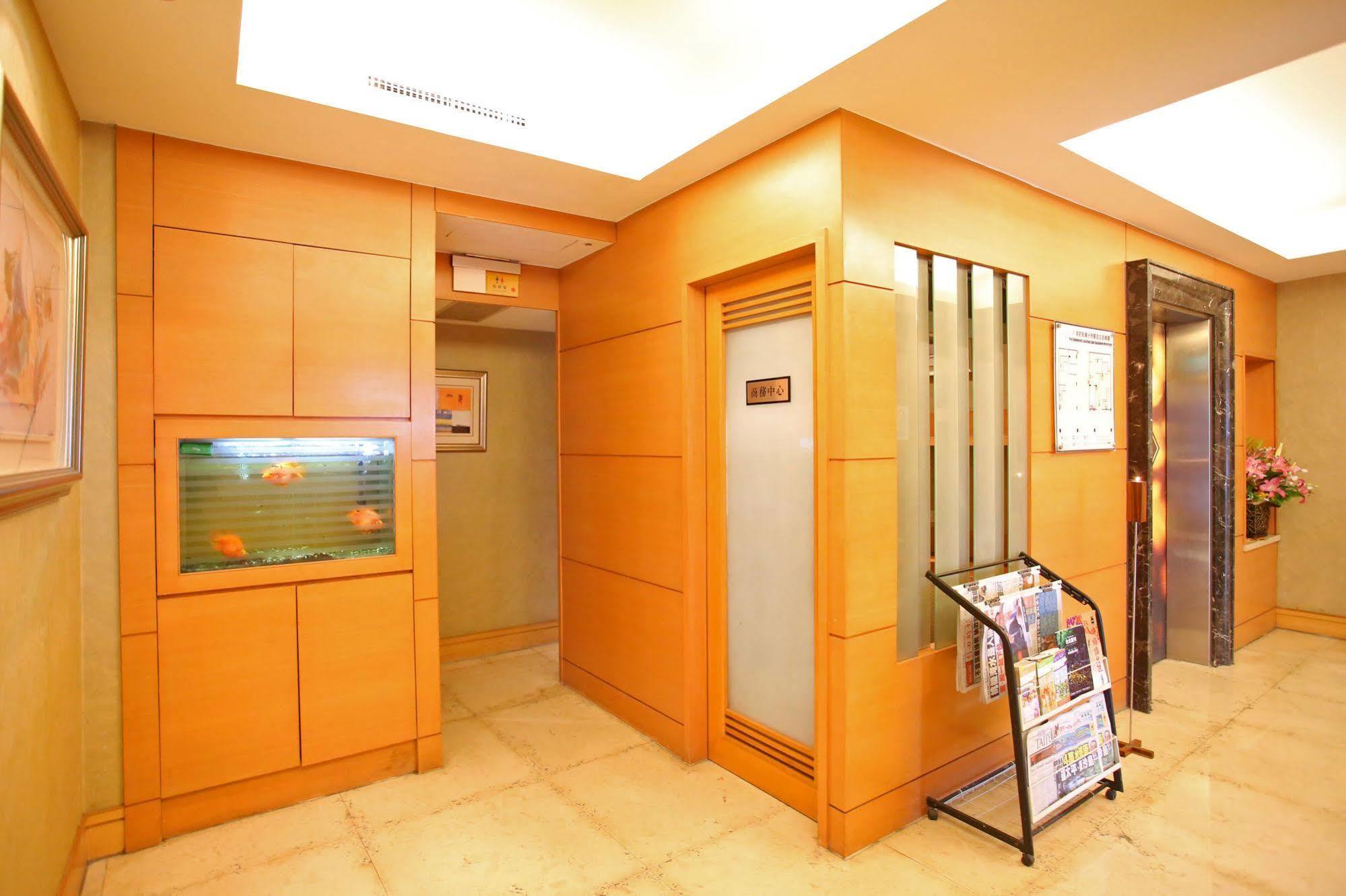 Elegance Hotel Тайбэй Экстерьер фото